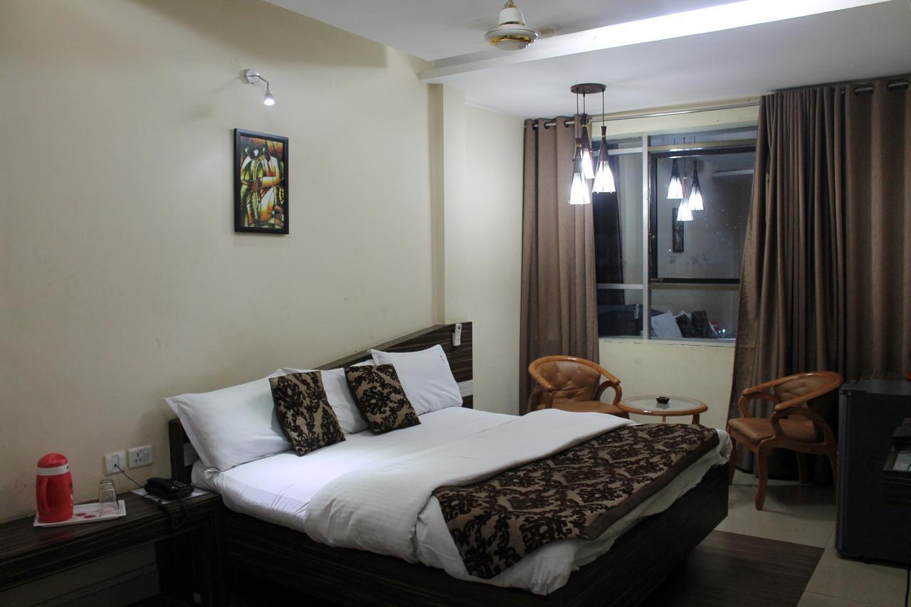 Hotel Swayam Jabalpur Exterior photo